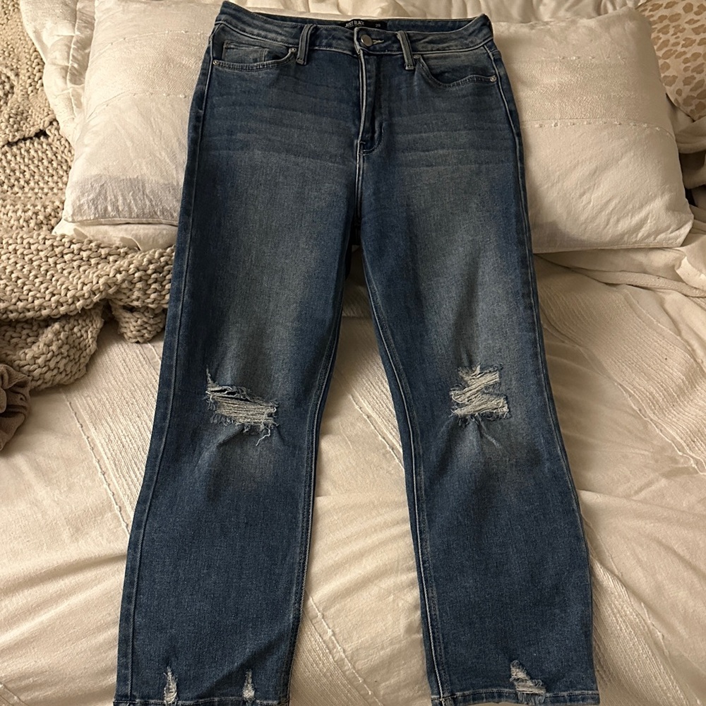 Just Black Women's Straight Leg Distressed Jeans